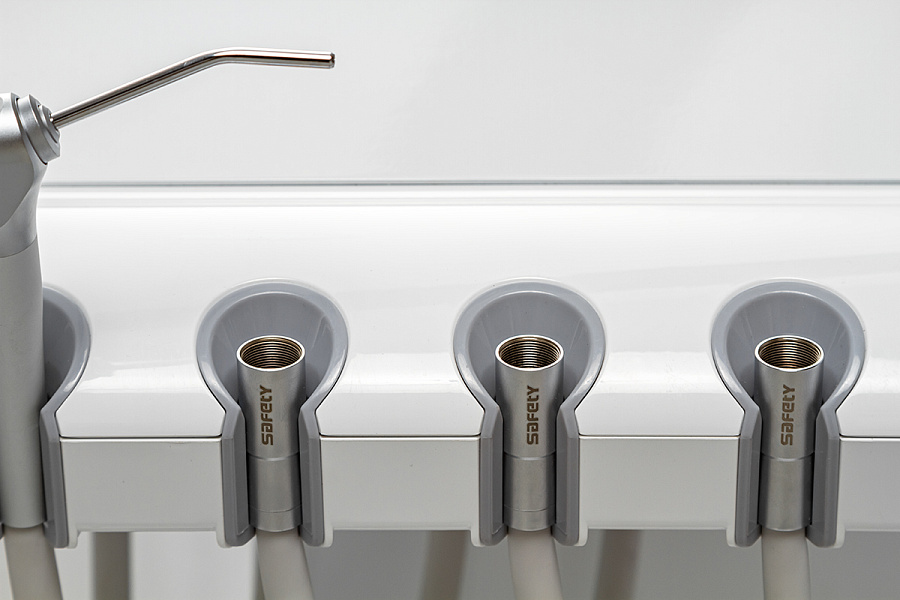 Стоматологическая установка Safety M2 с подкатным блоком с 24-диодным светильником - Фото 6